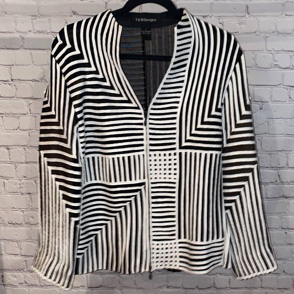 Women’s T & W Designs Zipper Front Jacket